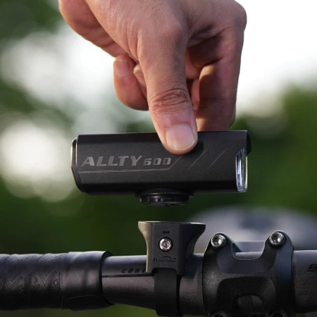 Zestaw Lampek Rowerowych MAGICSHINE Lampka Przód+Tył ALLTY600 + SEEMEE 30