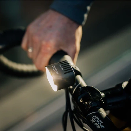 Lampka Rowerowa Przednia MAGICSHINE ME 2000 lm  Zasilanie z Silnika E-Bike