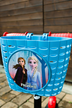 Plastikowy koszyk na ROWER HULAJNOGĘ FROZEN ELSA