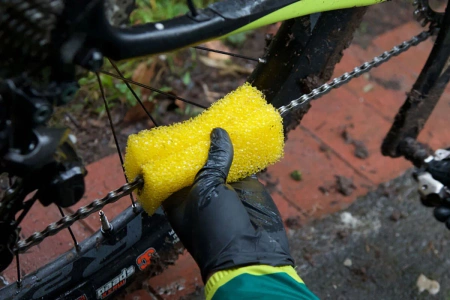 GĄBKA DO CZYSZCZENIA ŁAŃCUCHA ROWEROWEGO FENWICKS CHAIN CLEANING SPONGE
