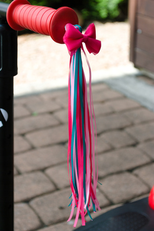 FRĘDZLE WSTĄŻKI na kierownicę do rowerka 2 SZTUKI