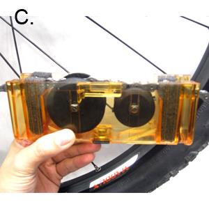 SuperB PRZYRZĄD DO CZYSZCZENIA ŁAŃCUCHA + SZCZOTKA