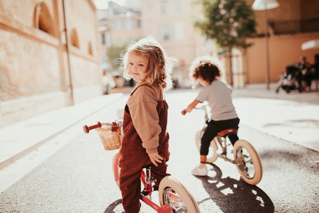 ROWEREK BIEGOWY TRYBIKE RETRO VINTAGE LEKKI PREMIUM 16 MSC DO 6 LAT BIAŁY