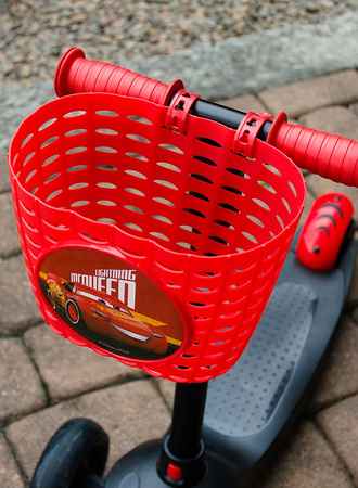 ZYGZAK Plastikowy koszyk na rower dziecięcy DISNEY