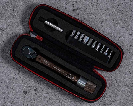 KLUCZ DYNAMOMETRYCZNY 2-14NM Nastawny 12 Elementów Grzechotka + Futerał