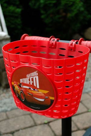 ZYGZAK Plastikowy koszyk na rower dziecięcy DISNEY