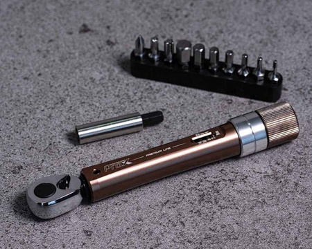 KLUCZ DYNAMOMETRYCZNY 2-14NM Nastawny 12 Elementów Grzechotka + Futerał