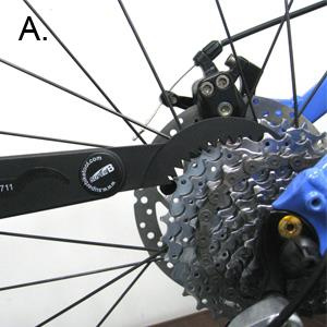 SuperB PRZYRZĄD DO CZYSZCZENIA ŁAŃCUCHA + SZCZOTKA