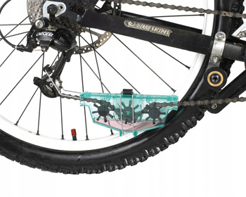 PRZYRZĄD DO CZYSZCZENIA ŁAŃCUCHA BARBIERI + PŁYN